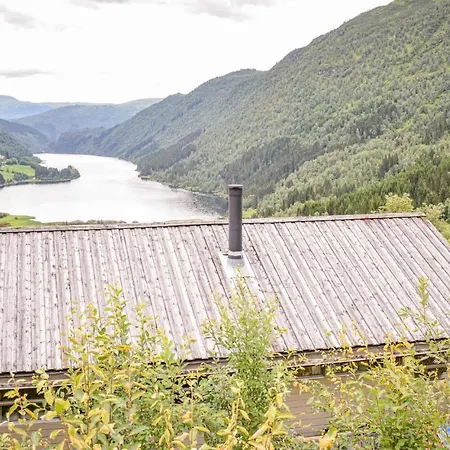 Holiday home 3 Bedroom Beautiful In Vossestrand